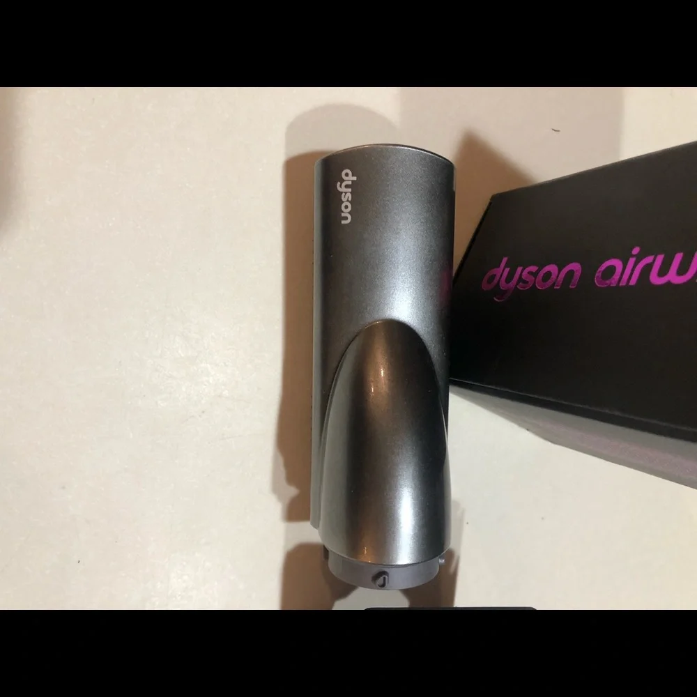 Dyson air wrap small smoothing brush attachment - Picture 5 of 5